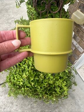 Tupperware Olive Green Stackable Plastic Mug